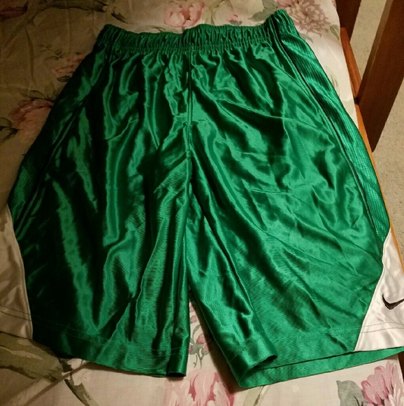 Gente used Nike  boys shorts size l