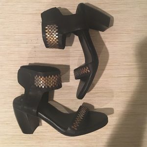 Mina Heel by Calleen Cordero