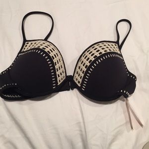 The Crochet Surf Fabulous Top NWT