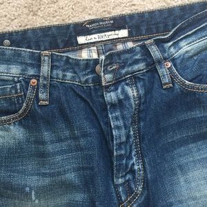 Maison Scotch Jeans - Maison scotch boyfriend jeans in SZ 28 NWOT Maison Scotch Jeans - Maison scotch boyfriend jeans in SZ 28 NWOT
