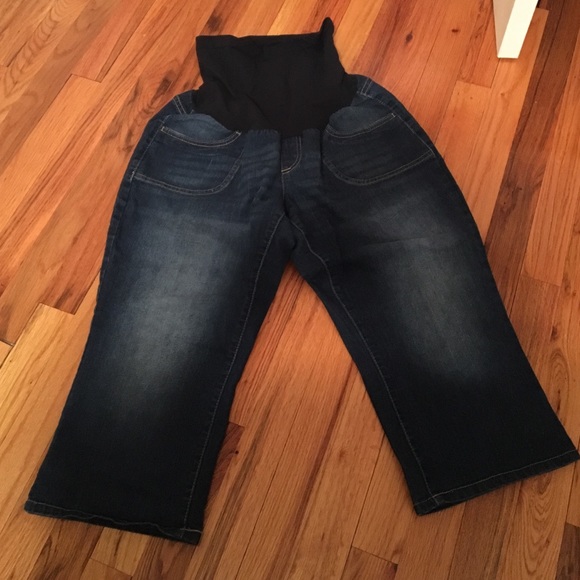 🌟NWOT🌟Maternity Capri jeans