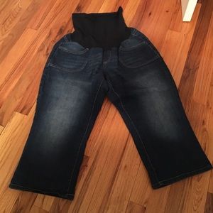 🌟NWOT🌟Maternity Capri jeans