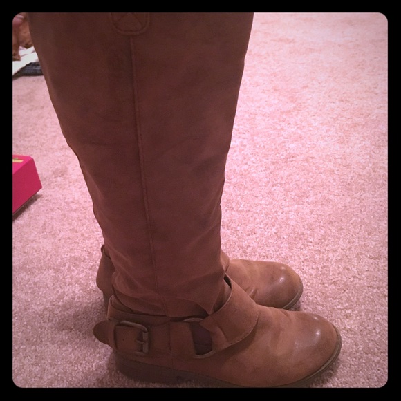 Pull on brown boots