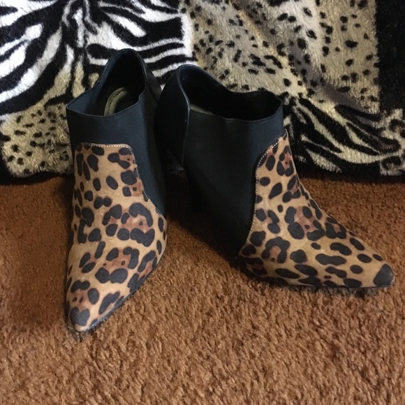 Anne Michelle Cheetah booties