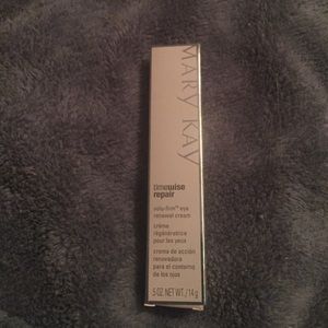 Mary Kay volufirm eye renewal cream