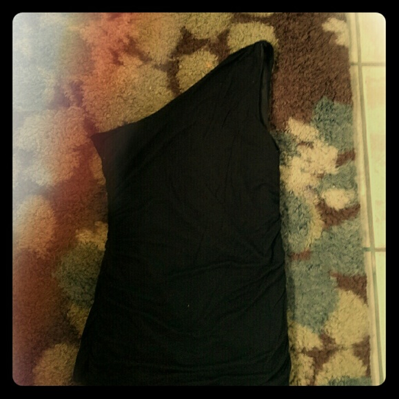One sleeve shirt