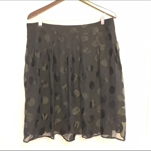 🌟Price drop!🌟 DKNY black polka dot chiffon skirt