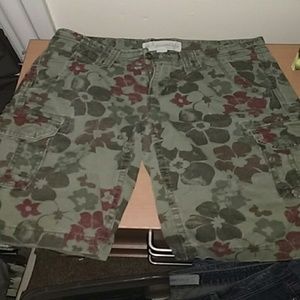 EUC Aeropostle Bermuda Shorts Size 1/2