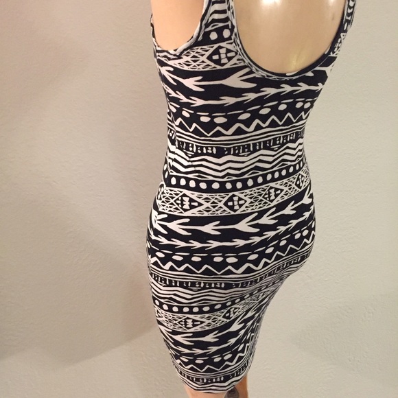 PINK VS 👛 Sexy Stretchy Tribal Print Dress - Picture 3 of 4