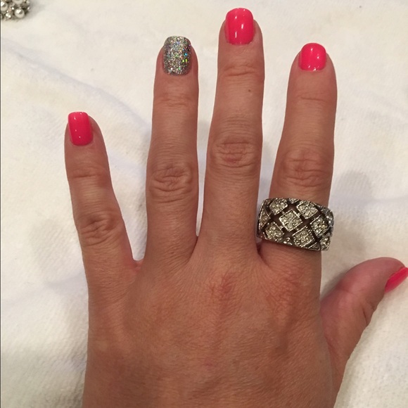 Beautiful Ring 💍💍💍 - Picture 2 of 3