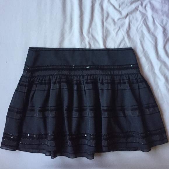 GUESS glittery skirt. Size 26