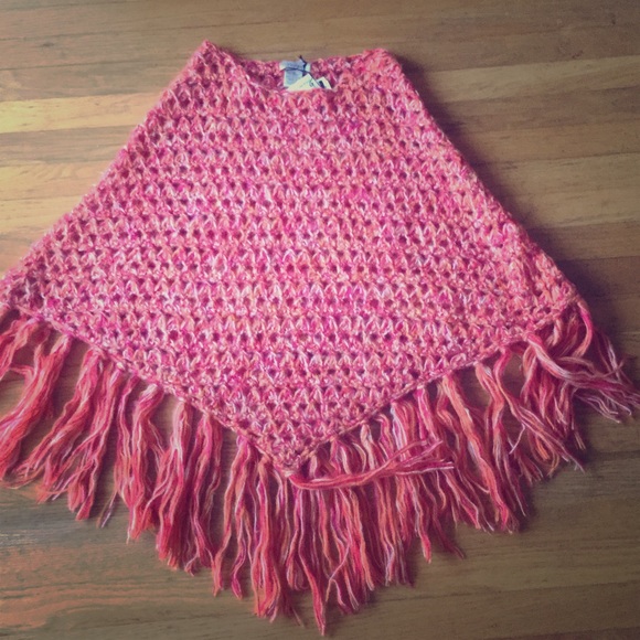 Red knit poncho/wrap (NEW)