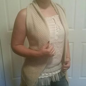 Sleeveless knit cardigan