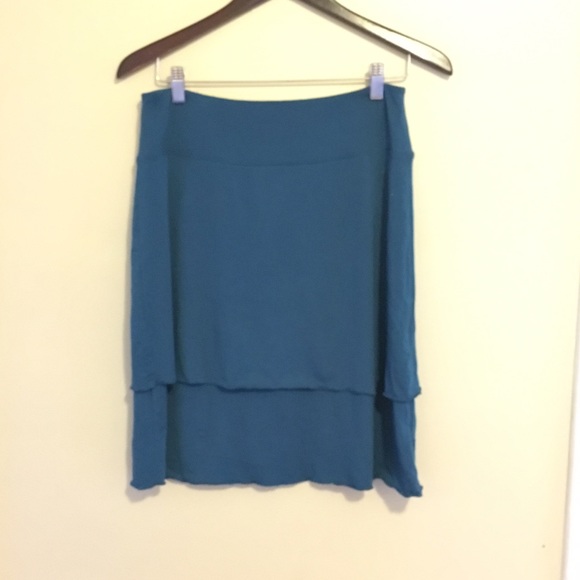 🌟Price Drop🌟Athleta tiered straight skirt sz S