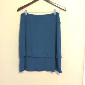 🌟Price Drop🌟Athleta tiered straight skirt sz S