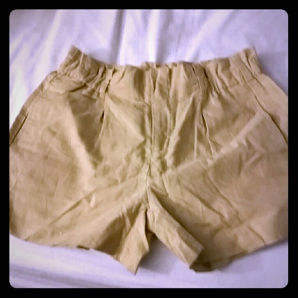 Khaki high waisted shorts - Picture 1 of 2