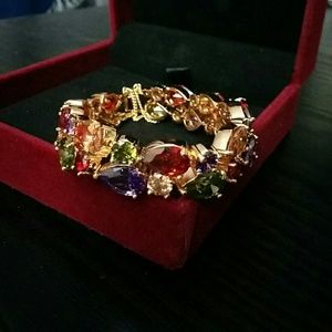 Costume jewelry: Bracelet
