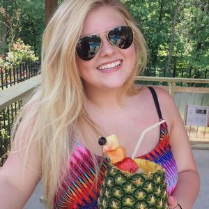 Meet your Posher, Molly