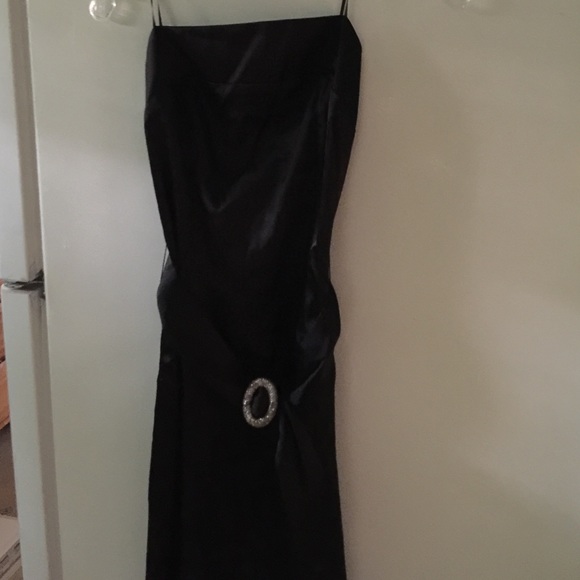 Dress - Picture 3 of 4