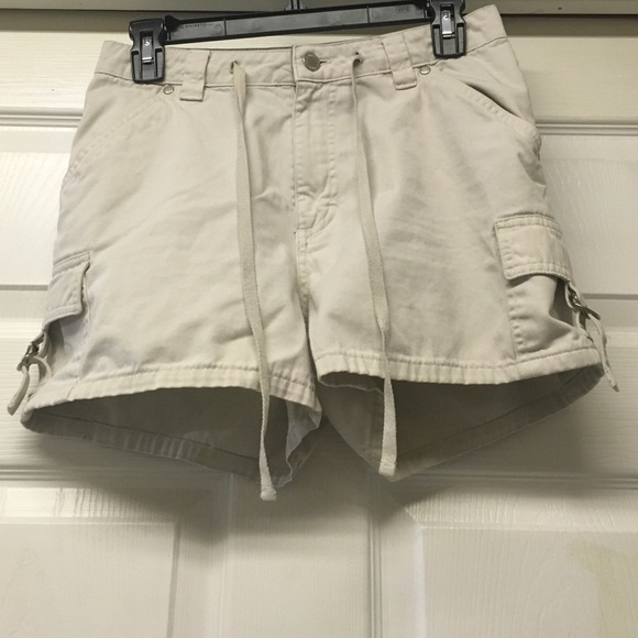 Super cute khaki shorts