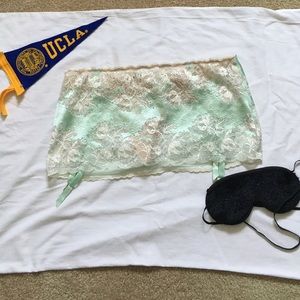 NWT VS skirt garter with built in thong. Size L