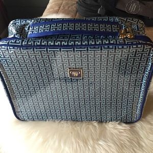 Purse N Ultimate Makeup Train Case!