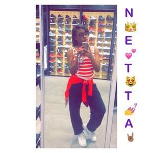 Meet your Posher, Néttà