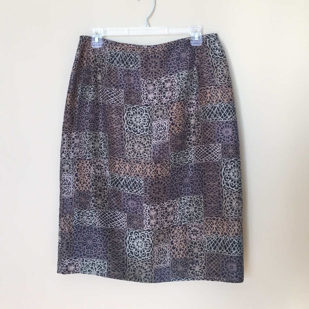 🎉Beautiful Silk Multicolor Pattern Skirt🎉