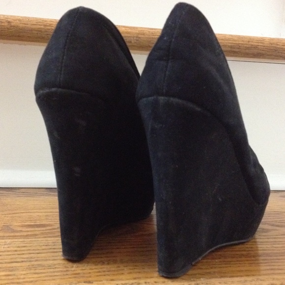 Charlotte Russe Black wedge high heeled pumps - Picture 2 of 4