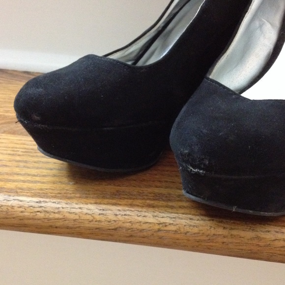 Charlotte Russe Black wedge high heeled pumps - Picture 4 of 4