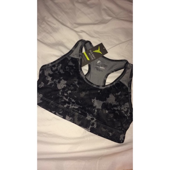 CLOSET CLOSING Black Sports Bra - Picture 3 of 3