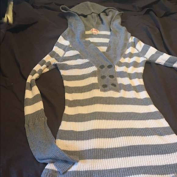 Grey/white striped sweater