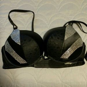 Victoria's secret fashion show bombshell bra