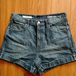 Gap Hi-Rise Short