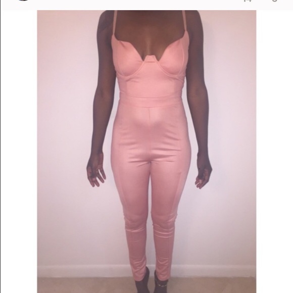 🚫SOLD🚫Pink Jumpsuit - Picture 2 of 4