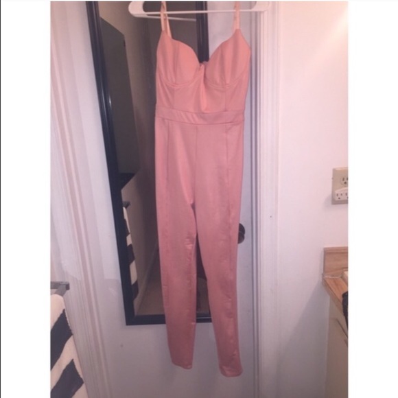 🚫SOLD🚫Pink Jumpsuit - Picture 4 of 4