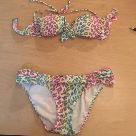 Medium Leopard Print Victoria's Secret swimsuit