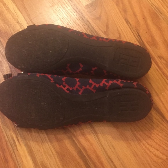 Tommy Hilfiger - Picture 3 of 3