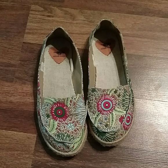 Rocket dog slip on shoes
