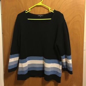3/4-length sleeved sweater.