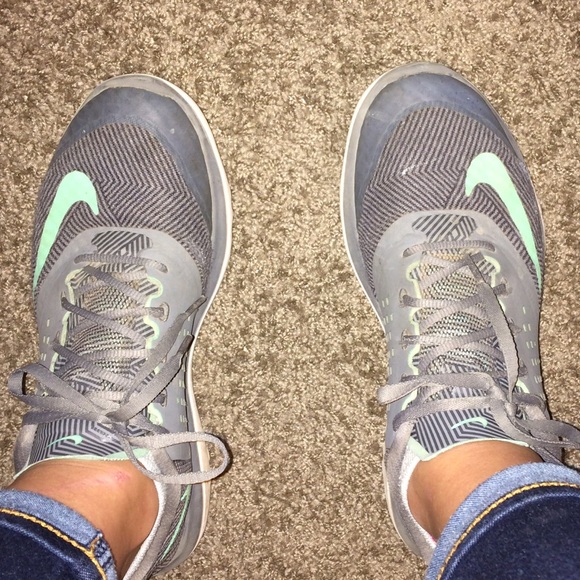 Nike tennis shoes