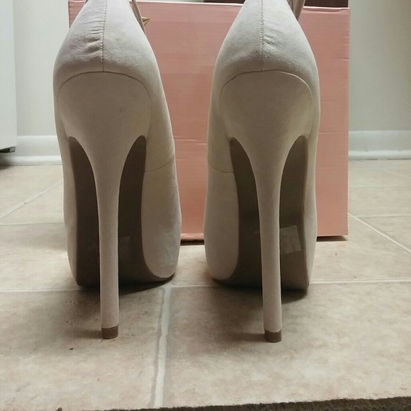 Powder Pink Suade Heels - Picture 4 of 4