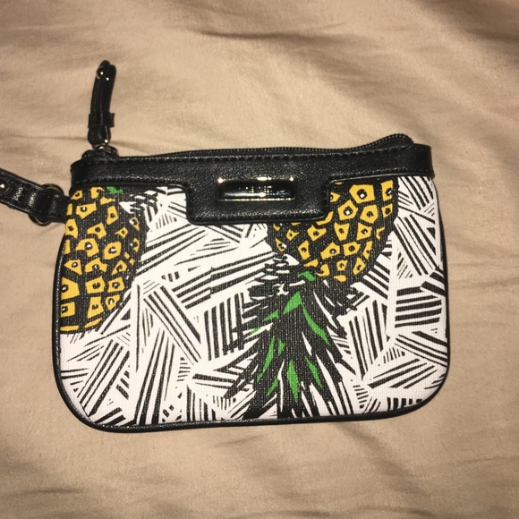 Adorable 🍍🍍🍍🍍 Nine West pineapple wristlet