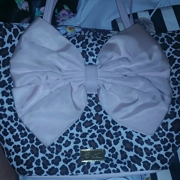 2 Betsey Johnson handbags - Picture 2 of 4