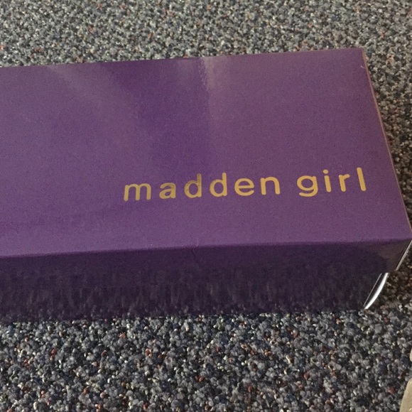 BNWT madden girl birkenstocks size 6 - Picture 4 of 4