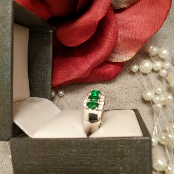 🔻EMERALD BLING - Picture 2 of 6