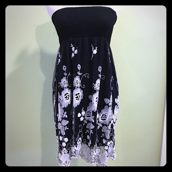 Forever 21 black white embroidered beach dress S - Picture 1 of 2