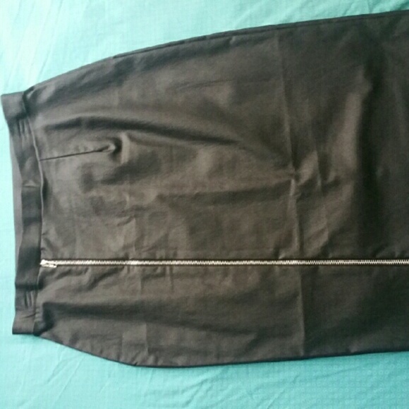 Faux leather coated zip accent pencil skirt