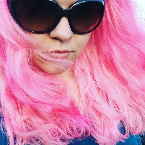 Meet your Posher, Kayla of Hazel Hearts Vintage - Picture 3 of 5