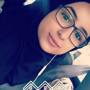 Meet your Posher, Nayla